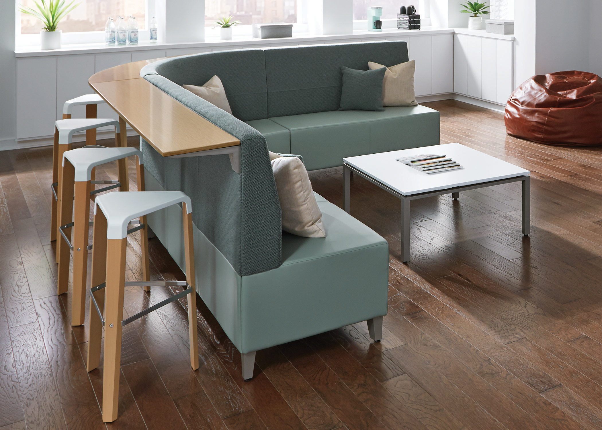 nof_5_FringeCollaborationRoom_RS_Retouched_3_Rizora_MyriadCoffeeTable